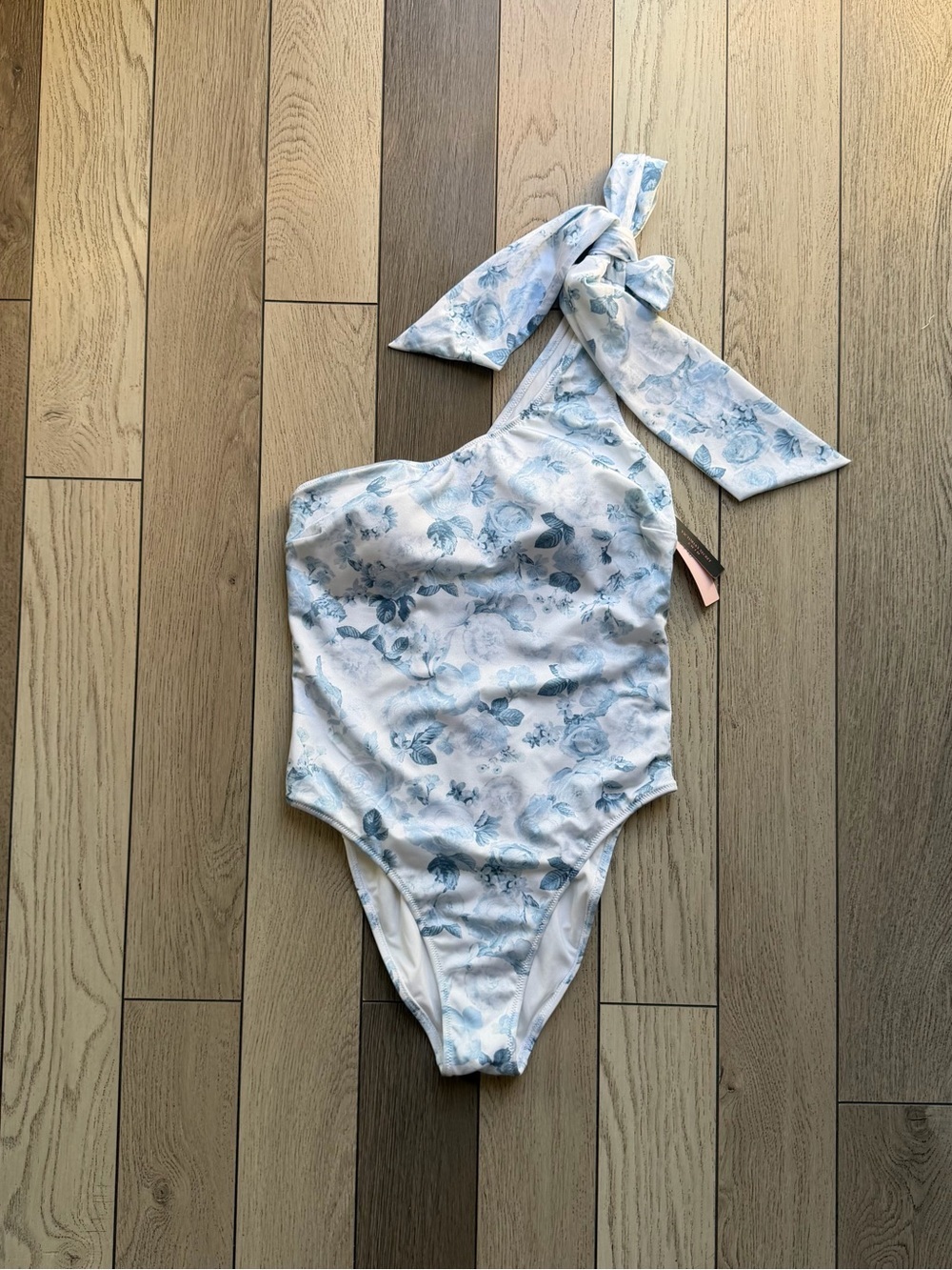 Victoria's Secret NWT One-Shoulder Light Blue Floral Swimsuit size M